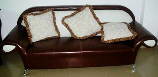 伟宝嘉木制品 手工雕刻家具的艺术，连接广州与欧美家居